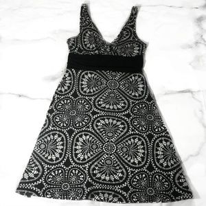 Patagonia Black & White V Neck Dress